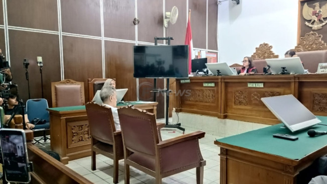 Terdakwa Fariz RM menjalani sidang vonis kasus narkoba di PN Jaksel, Kamis (11/9/2025). [FTNews.co.id/Selvianus Kopong Basar]